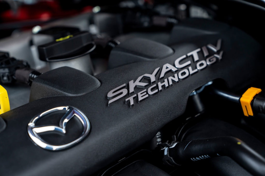 Engines on Test: Mazda MX-5 2.0-liter Skyactiv-G