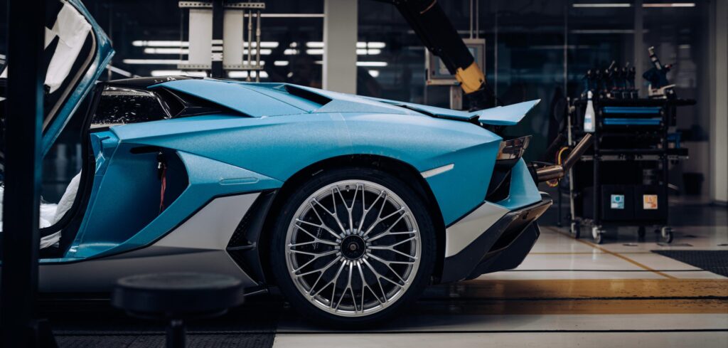 Lamborghini ceases production of the naturally aspirated V12 Aventador |  Automotive Powertrain Technology International